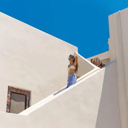Amazing Santorini 1 Bedroom Gray With Spacious Terrace Featuring Sea Views * Pýrgos