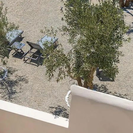 Amazing Santorini 1 Bedroom Gray With Spacious Terrace Featuring Sea Views * Pýrgos