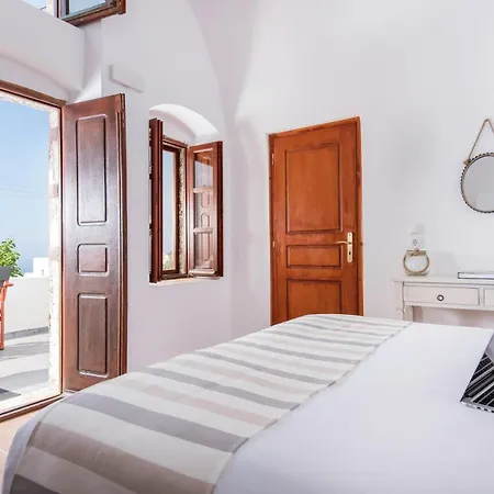 Villa Amazing Santorini 1 Bedroom Gray With Spacious Terrace Featuring Sea Views Pýrgos